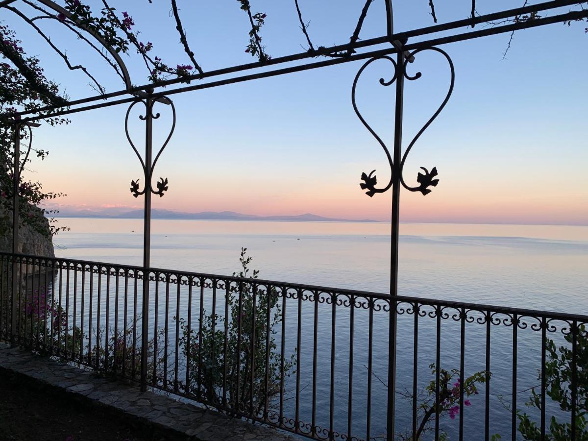 Villa Le Baste Фуроре Екстериор снимка