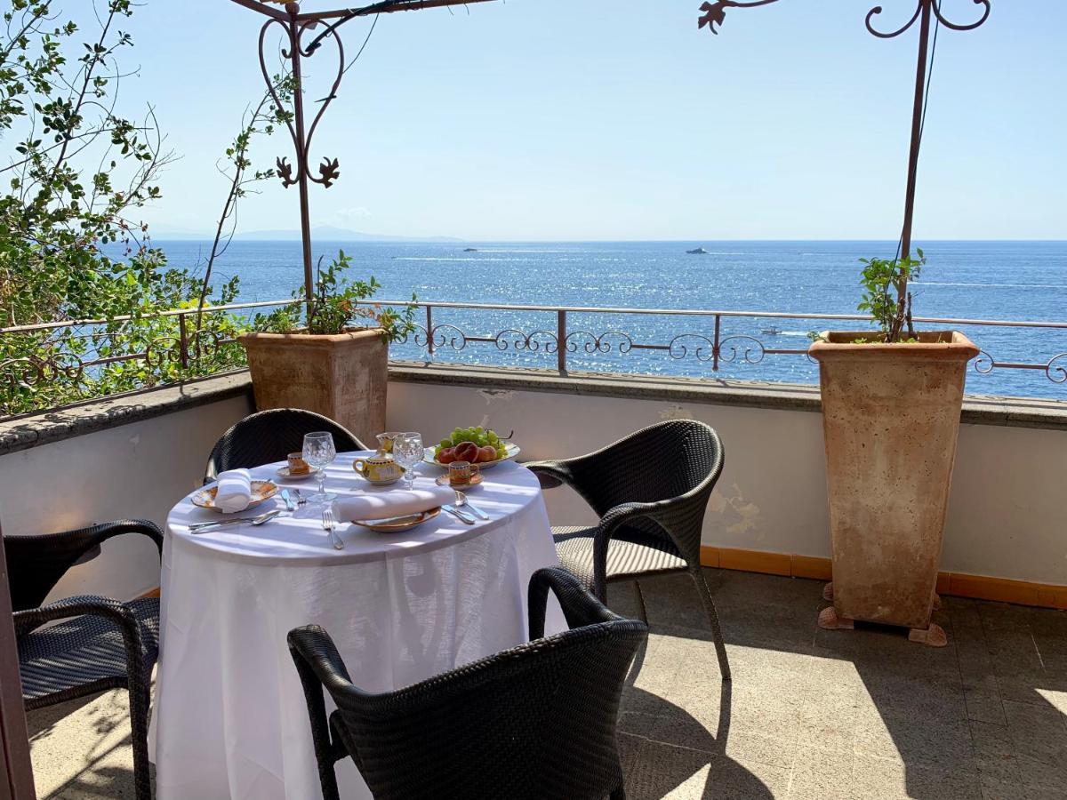 Villa Le Baste Фуроре Екстериор снимка